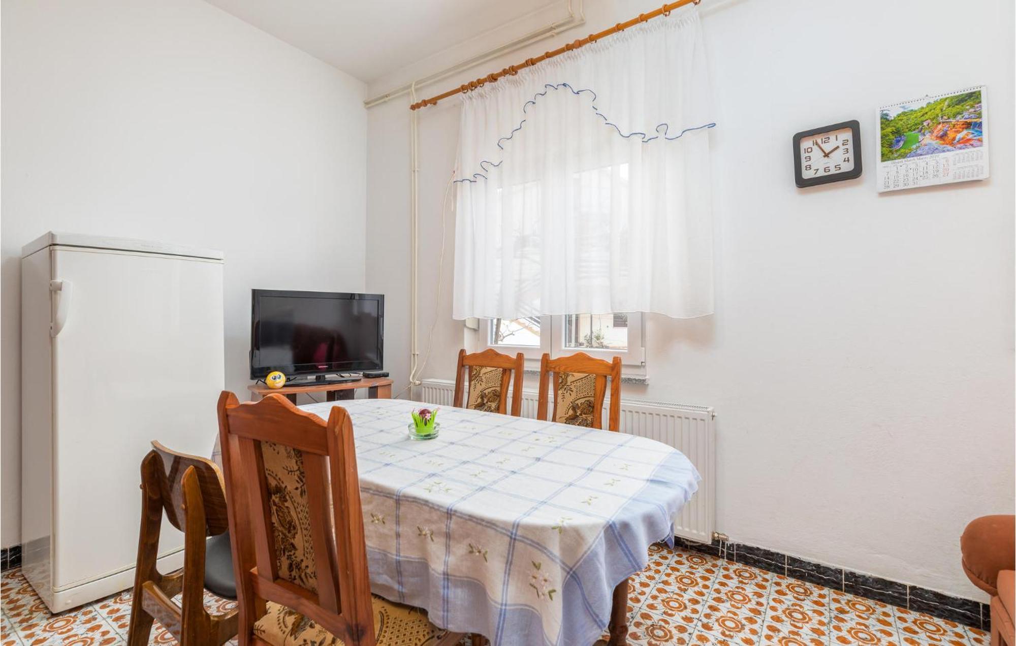 Lovely Apartment In Fazana With Kitchen ภายนอก รูปภาพ