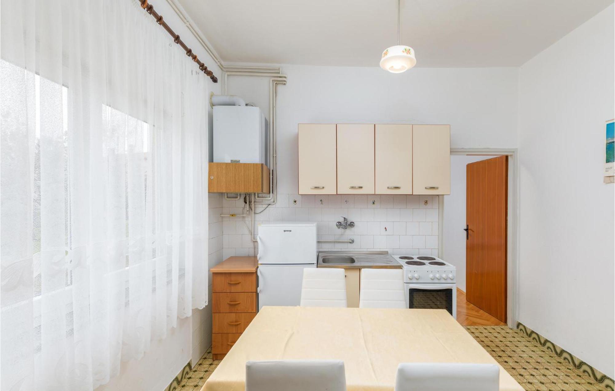 Lovely Apartment In Fazana With Kitchen ภายนอก รูปภาพ